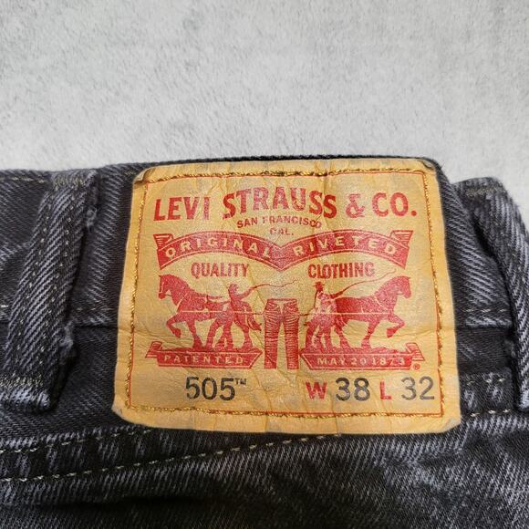 Levis 505 Jeans Mens 35x30 Black Straight Leg Denim Classic Fit Five Pocket - Picture 3 of 10